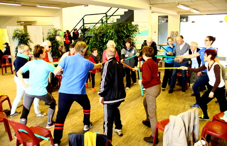 Journée 'Le sport n'a pas d'âge' : gymnastique avec bâton